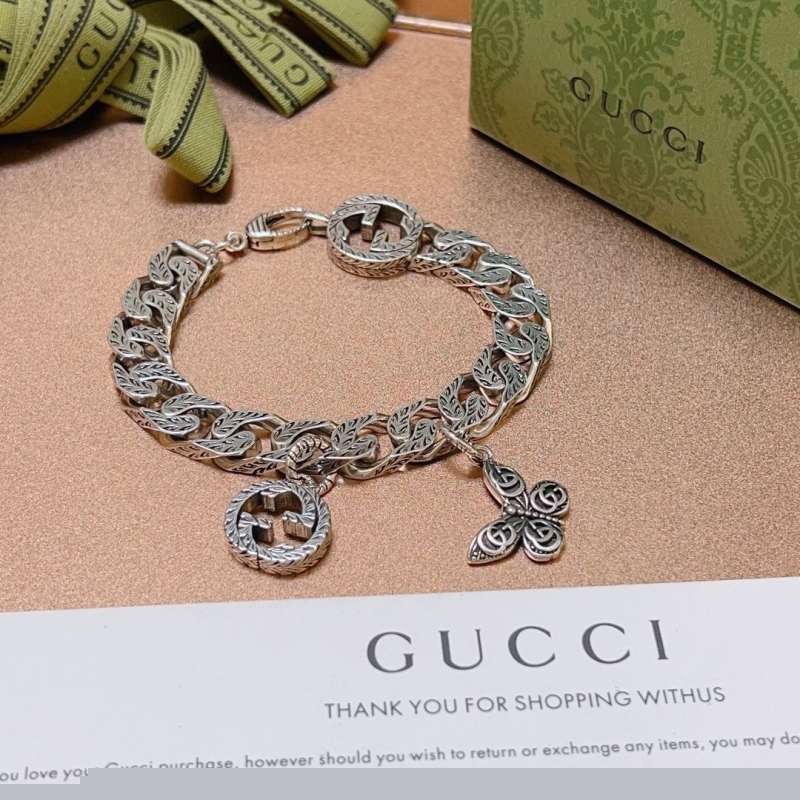 G*u*i bracelets